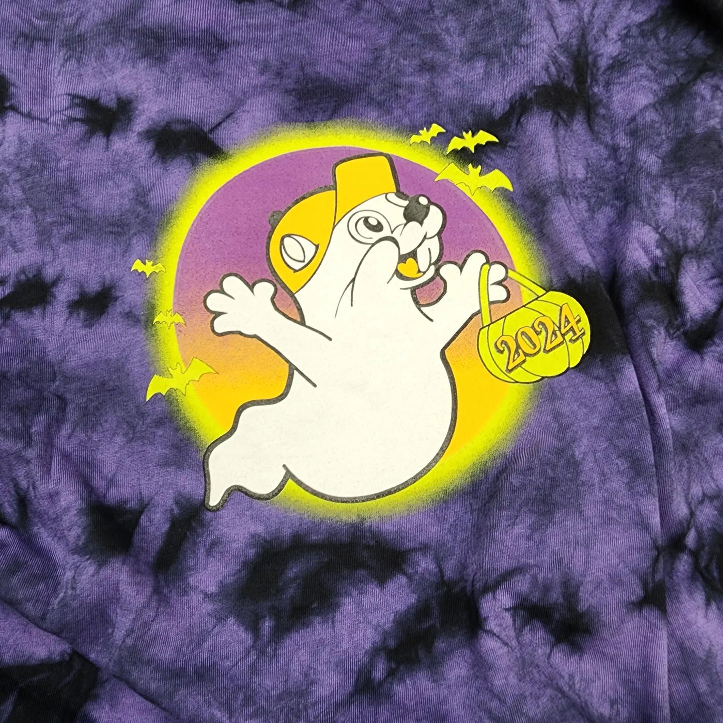 2024 Buc-ees Halloween "Hey Boo!" Glow In The Dark Purple Orange T Shirt